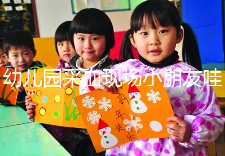 幼兒園采血現(xiàn)場小朋友哇哇哭成一片，萌娃怕疼捂眼！